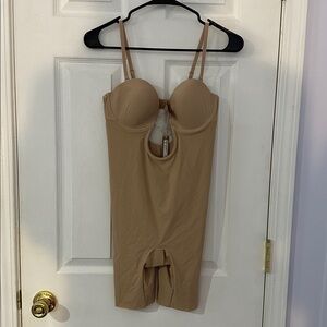 NWT SKIMS large deep plunge shaper middy bodysuit (clay) size large